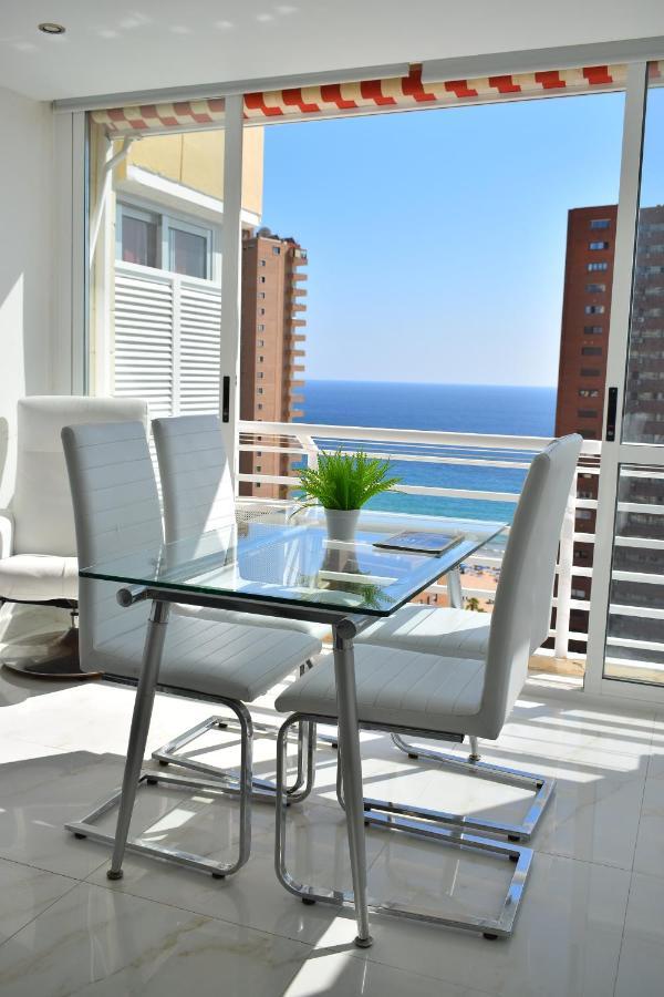 Los Caballos Vip Playa Levante Benidorm Exterior photo