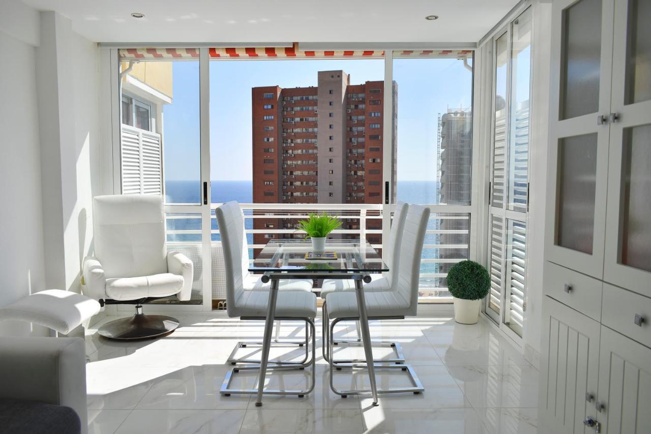 Los Caballos Vip Playa Levante Benidorm Exterior photo