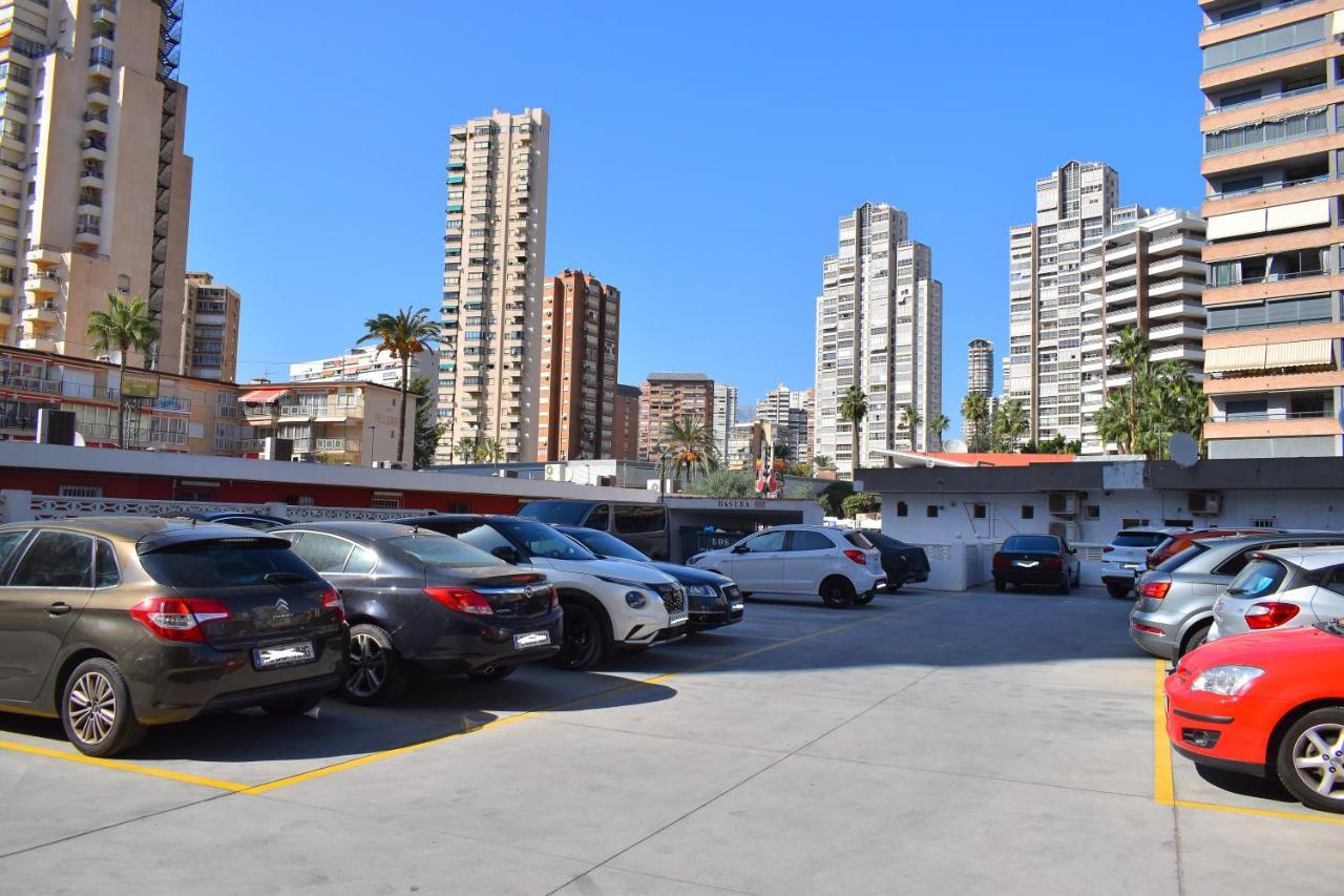 Los Caballos Vip Playa Levante Benidorm Exterior photo