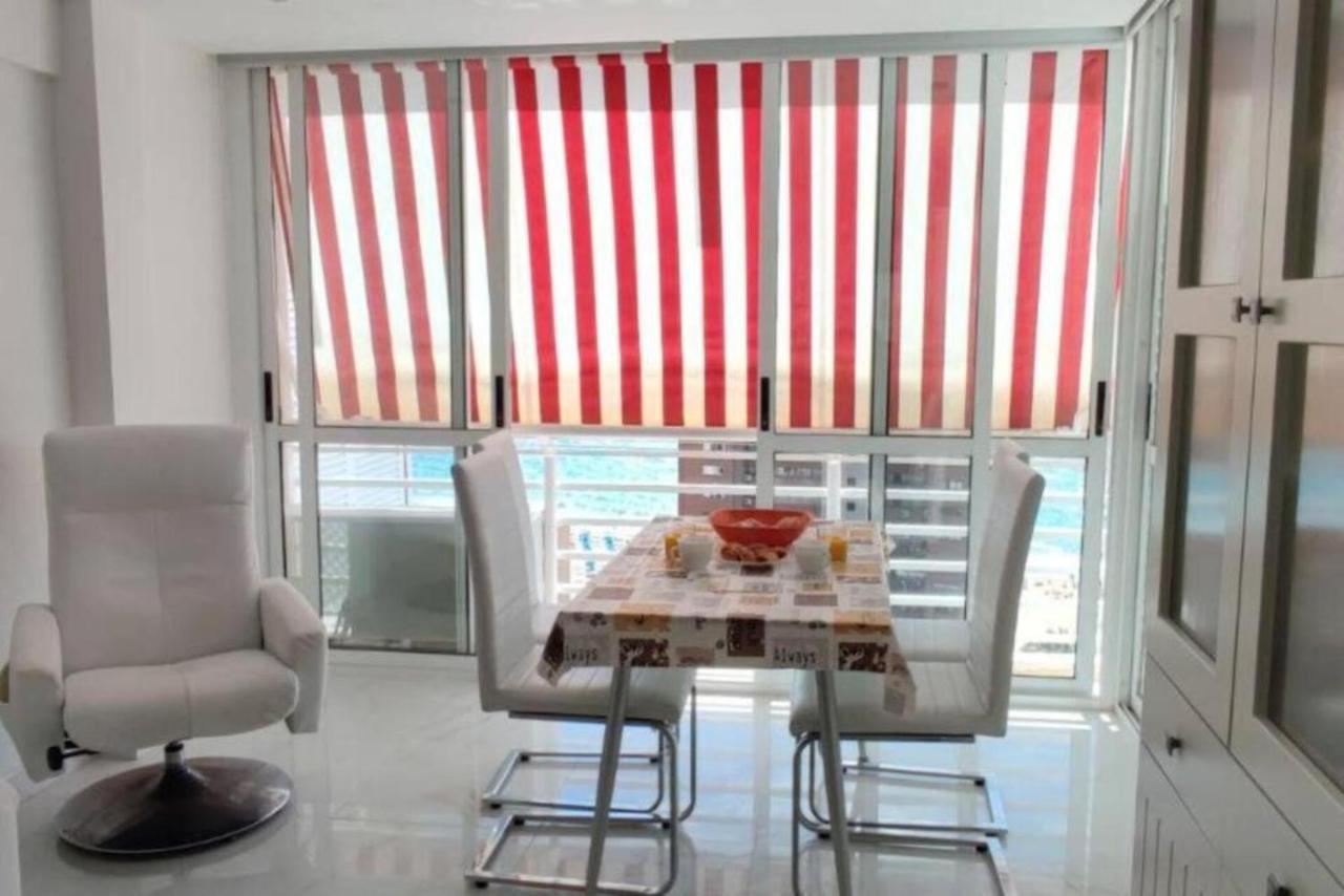 Los Caballos Vip Playa Levante Benidorm Exterior photo