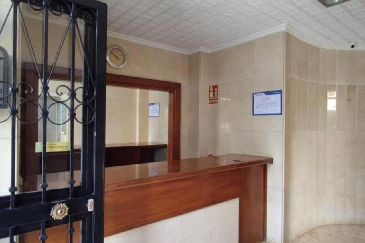 Los Caballos Vip Playa Levante Benidorm Exterior photo