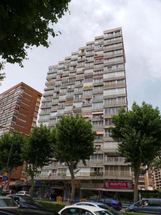 Los Caballos Vip Playa Levante Benidorm Exterior photo